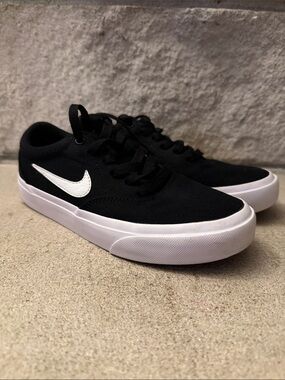Nike SB Charge Youth Black Canvas Skate Shoes White Swoosh Lace-Up Sneakers